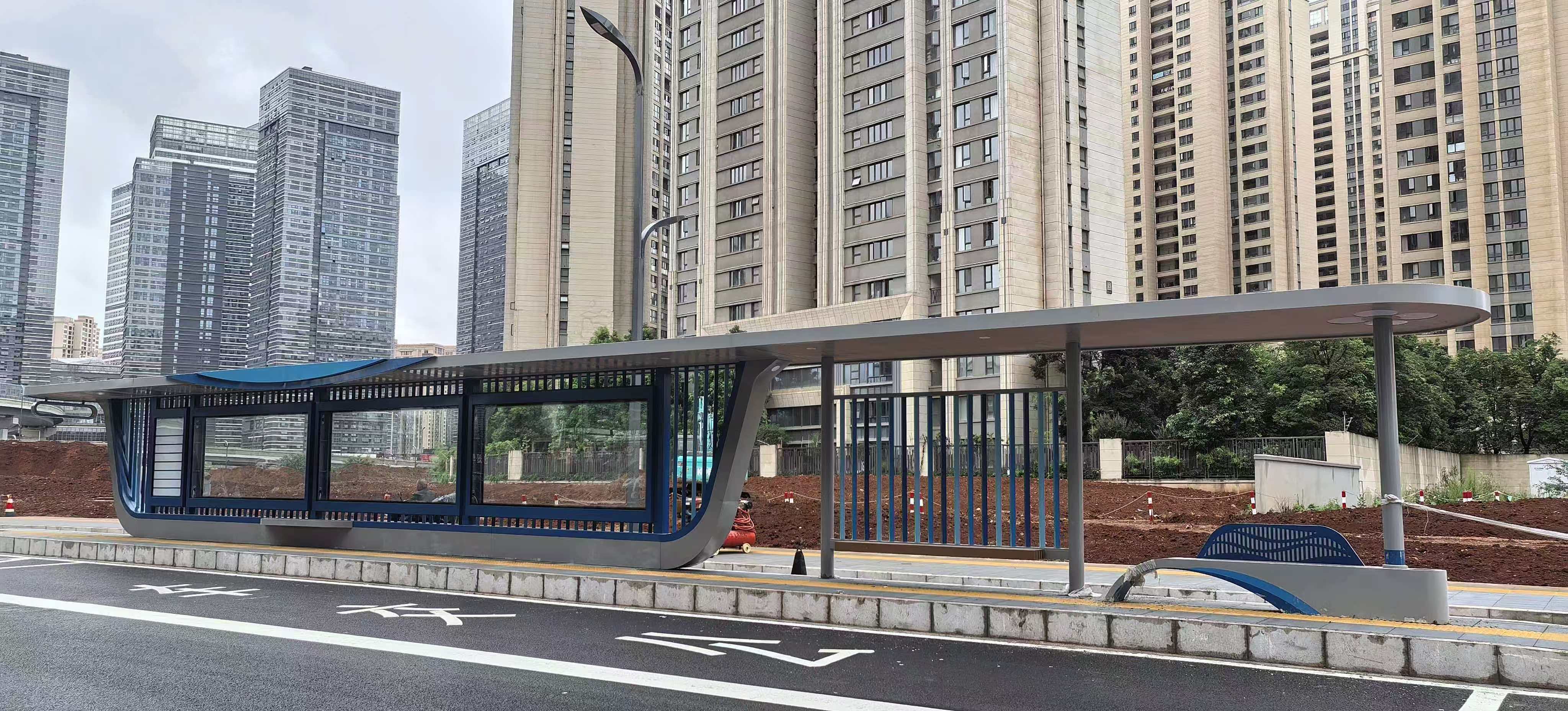 昆明大型公交站台